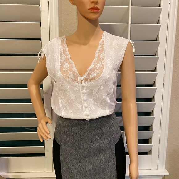 ARDEN-B - White Sheer Lace Front Top w/ Buttons & Tie Sleeves - MED - Picture 5 of 5